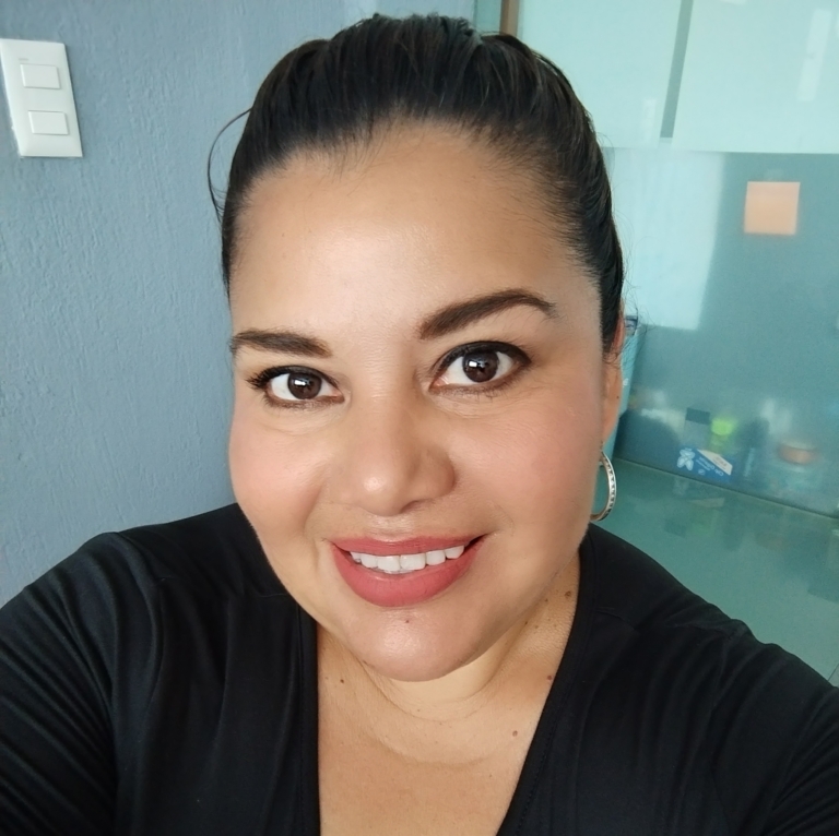 Uvelina Novelo asesora inmobiliaria en Cancún